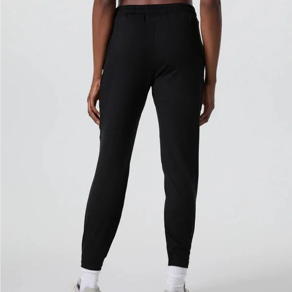 Vuori Joggers - Picture 2 of 5